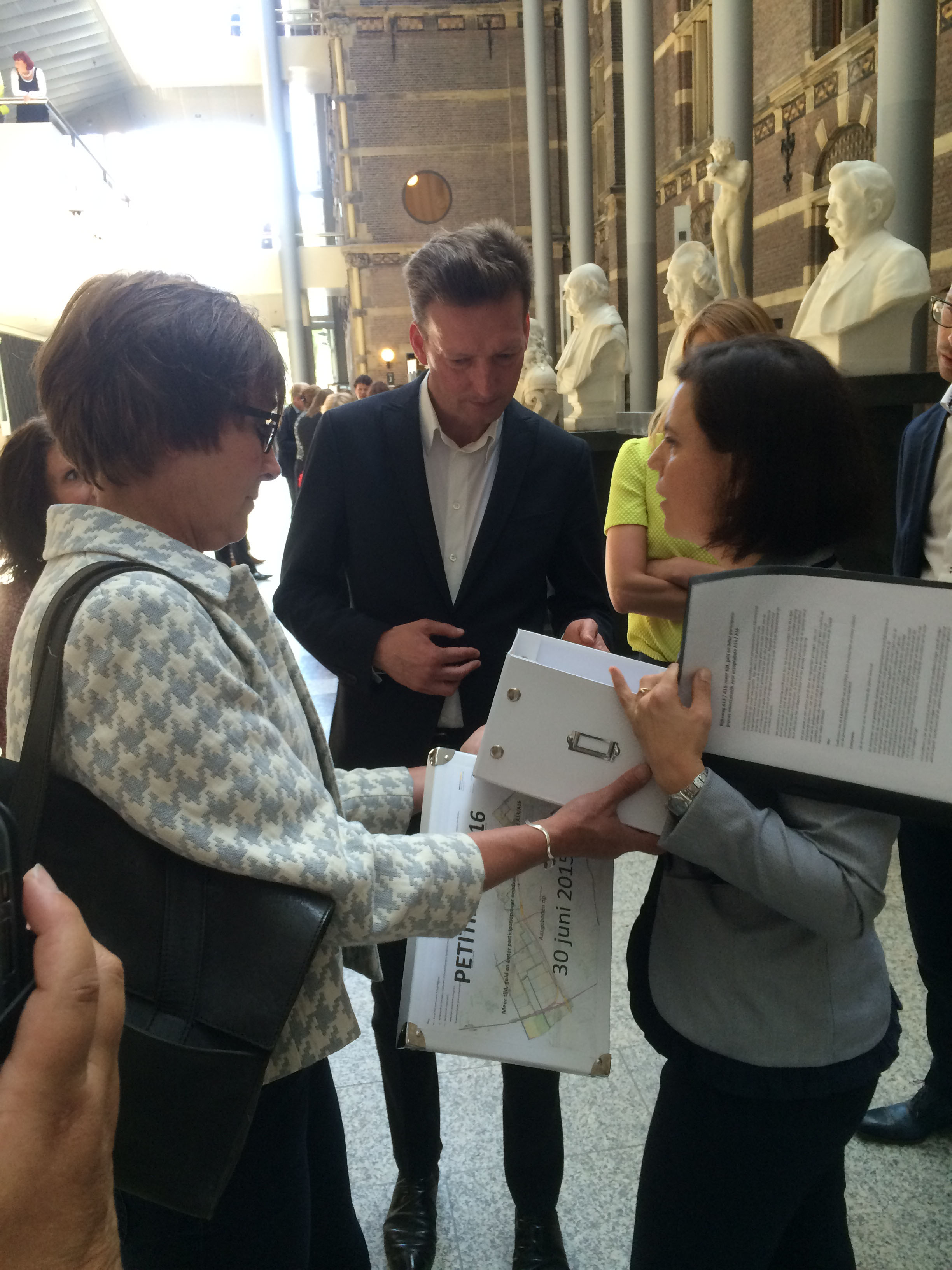 petitie300615 09